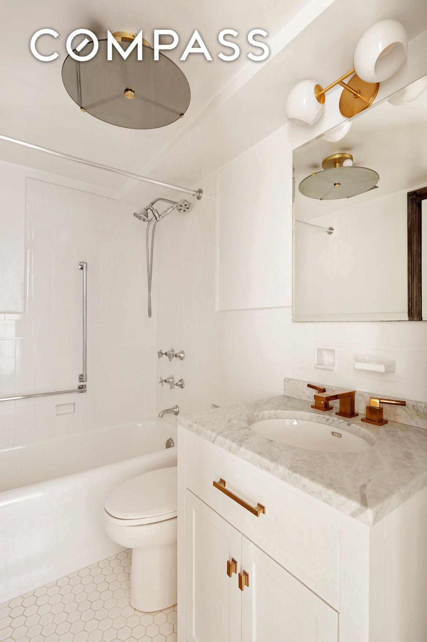 #7 photo, 200 E 16th Street, Gramercy Park , NY 10003