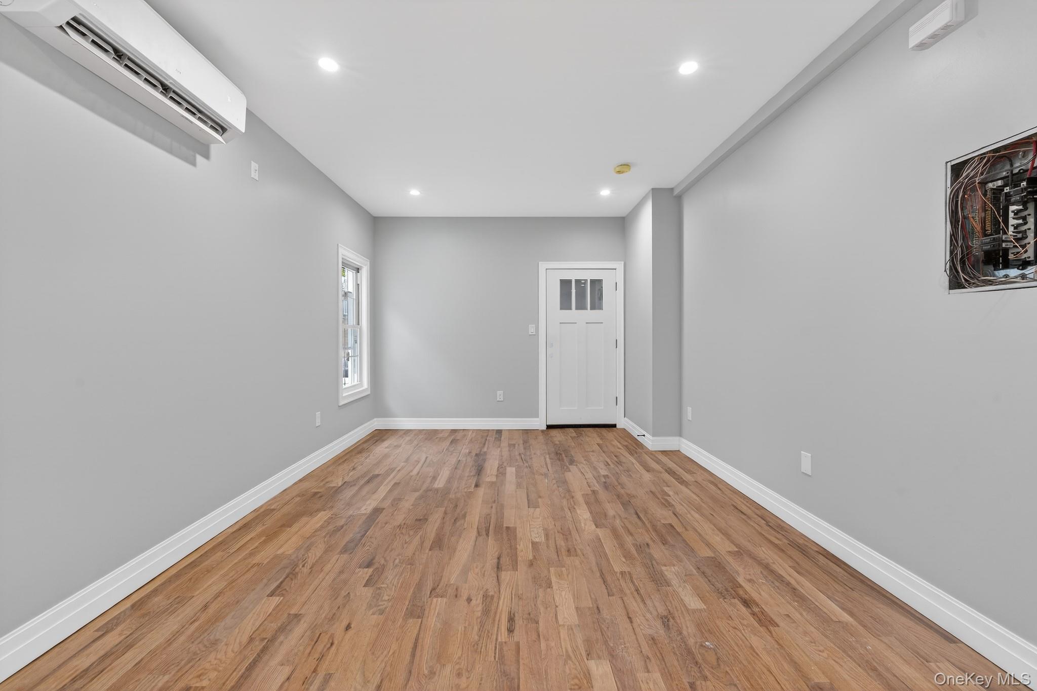 #4 photo, 12141 133rd Street, 皇后区 奥松公园 South Ozone Park , NY 11420