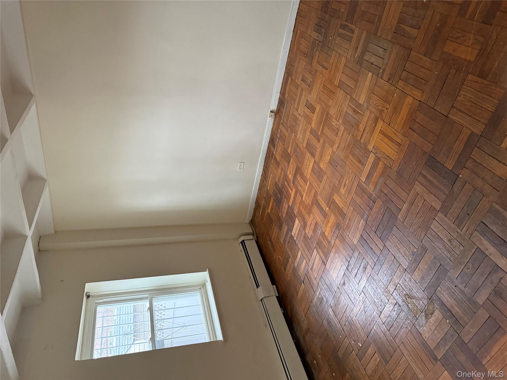 #12 photo, 150 Grand Central Parkway, Jamaica , NY 11432