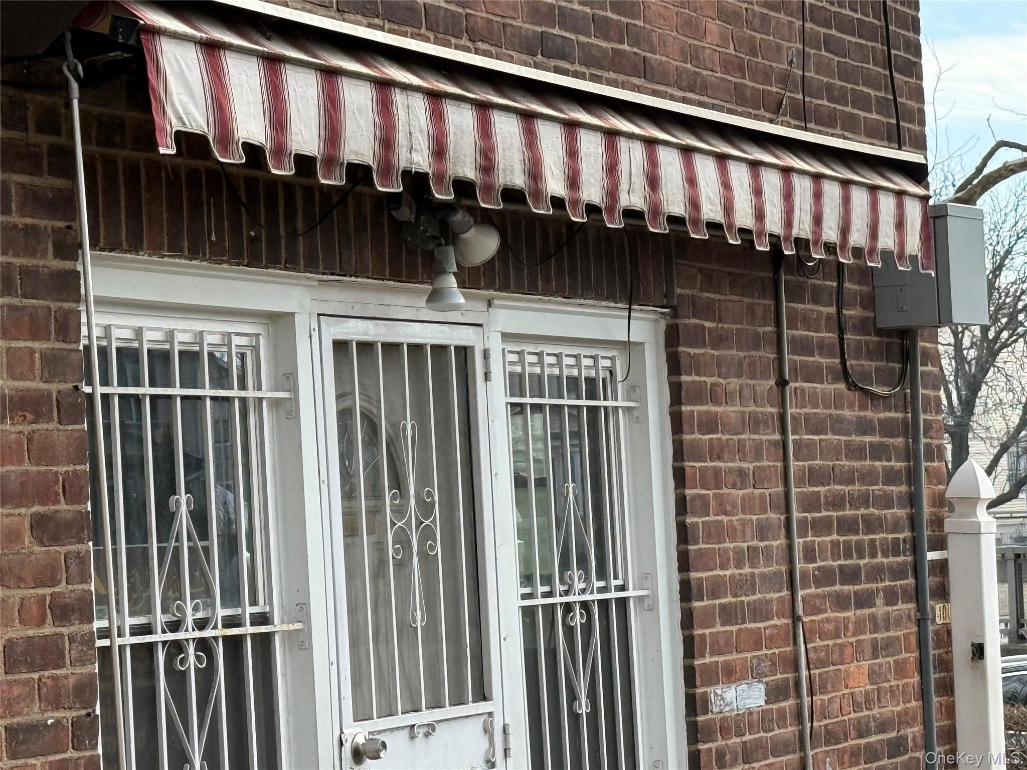 #20 photo, 150 Grand Central Parkway, Jamaica , NY 11432