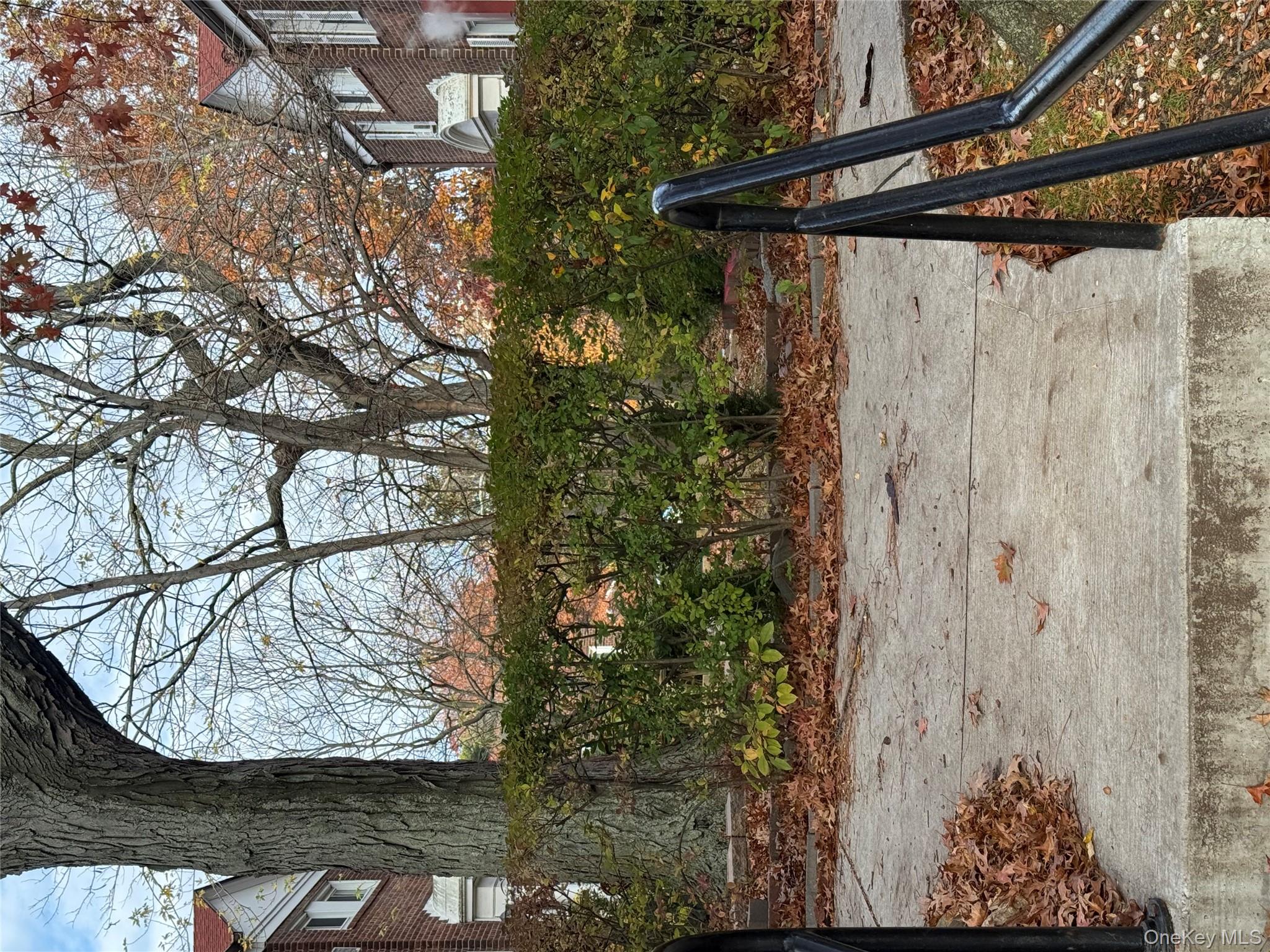 #4 photo, 150 Grand Central Parkway, Jamaica , NY 11432