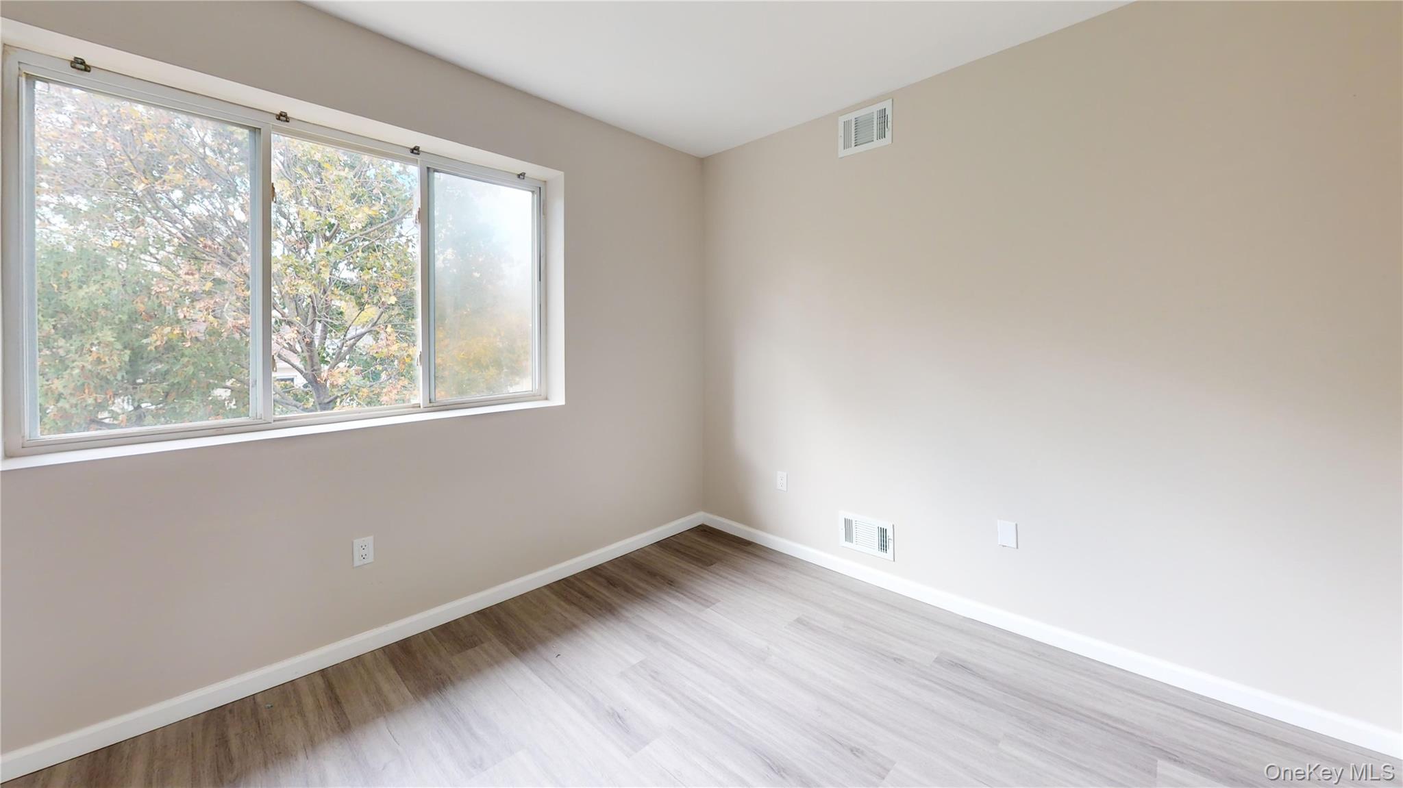 #19 photo, 109 Lyceum Court, Staten Island , NY 10310