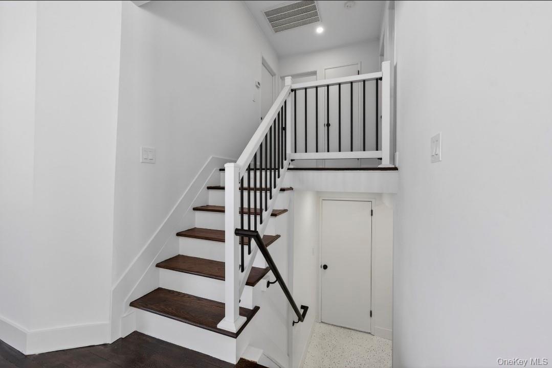 #11 photo, 8 Whitebirch Lane, Commack , NY 11725