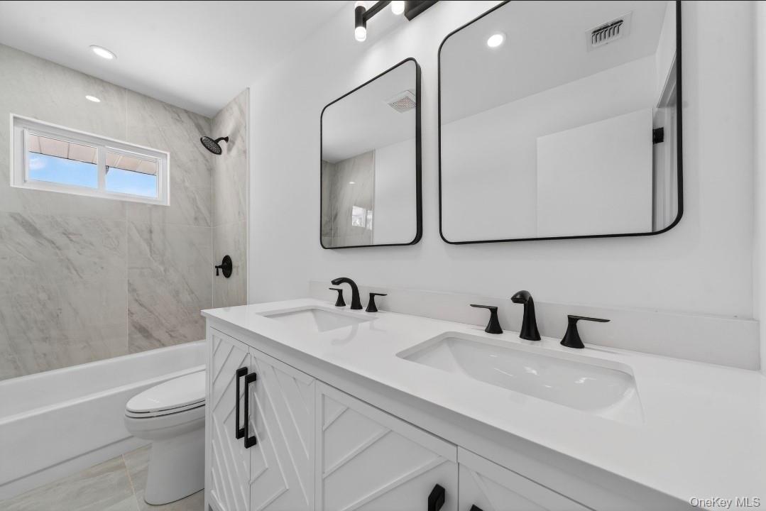 #18 photo, 8 Whitebirch Lane, Commack , NY 11725