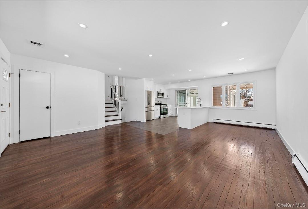 #4 photo, 8 Whitebirch Lane, Commack , NY 11725