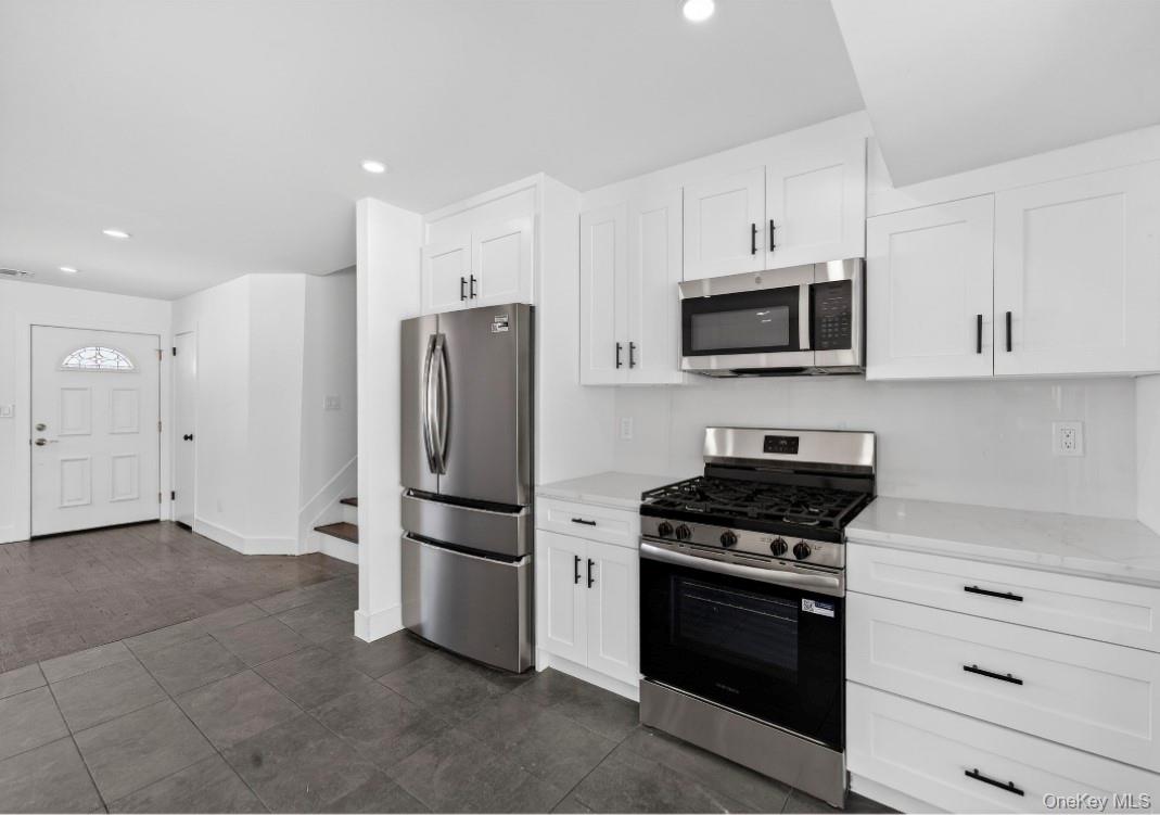 #8 photo, 8 Whitebirch Lane, Commack , NY 11725