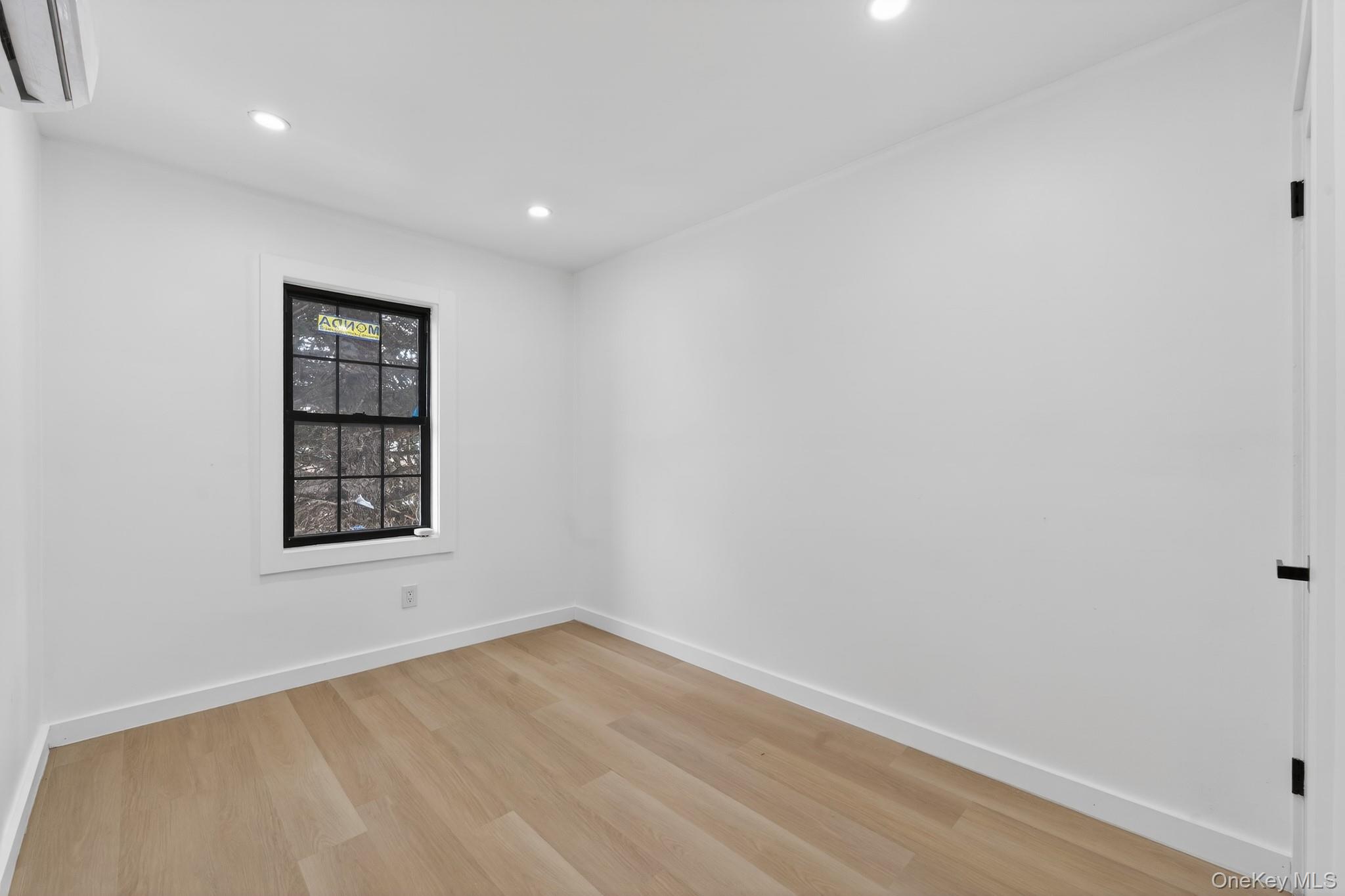 #10 photo, 114-25 200th Street, 皇后区 Saint Albans , NY 11412