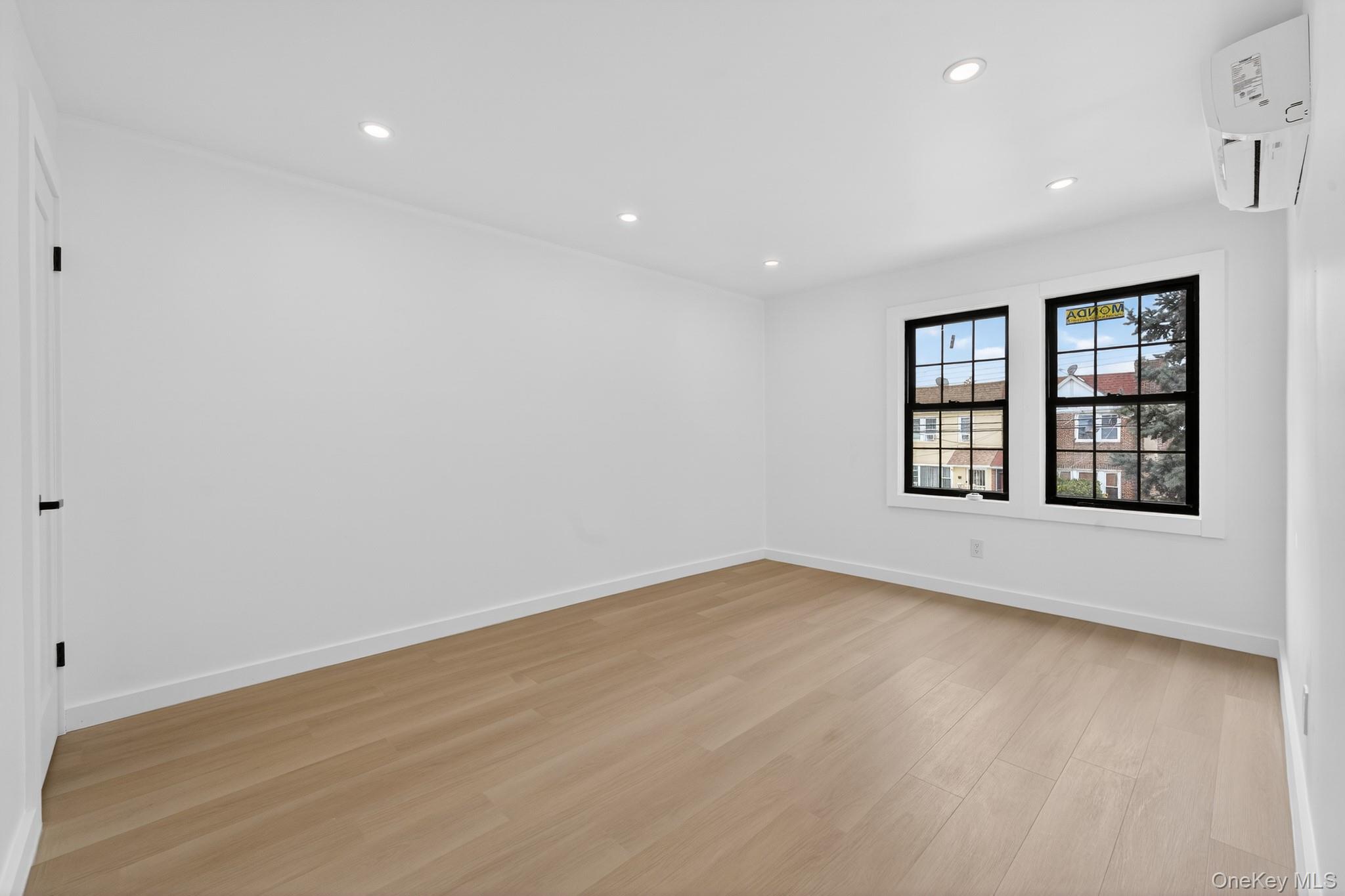 #8 photo, 114-25 200th Street, 皇后区 Saint Albans , NY 11412