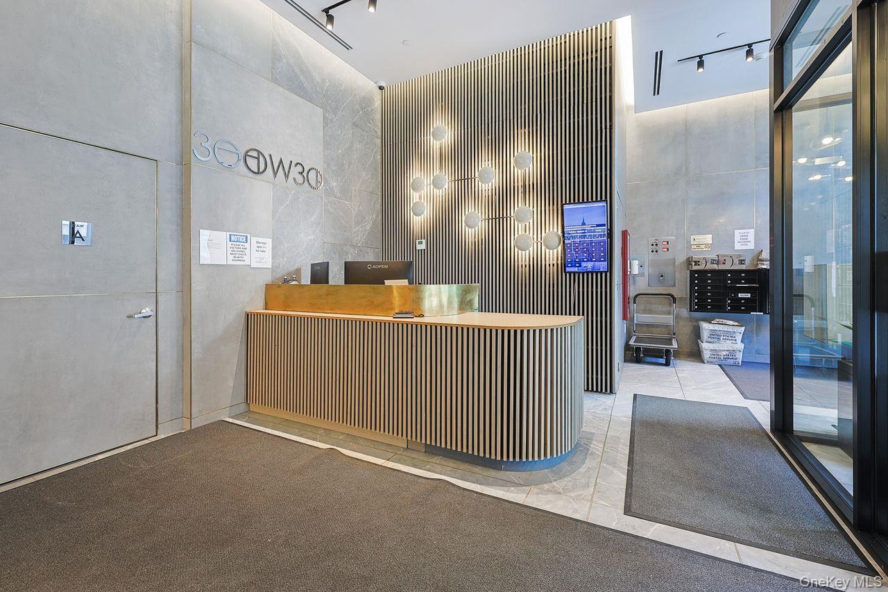 #8 photo, 300 W 30th Street, 맨해튼 New York (Manhattan) , NY 10001