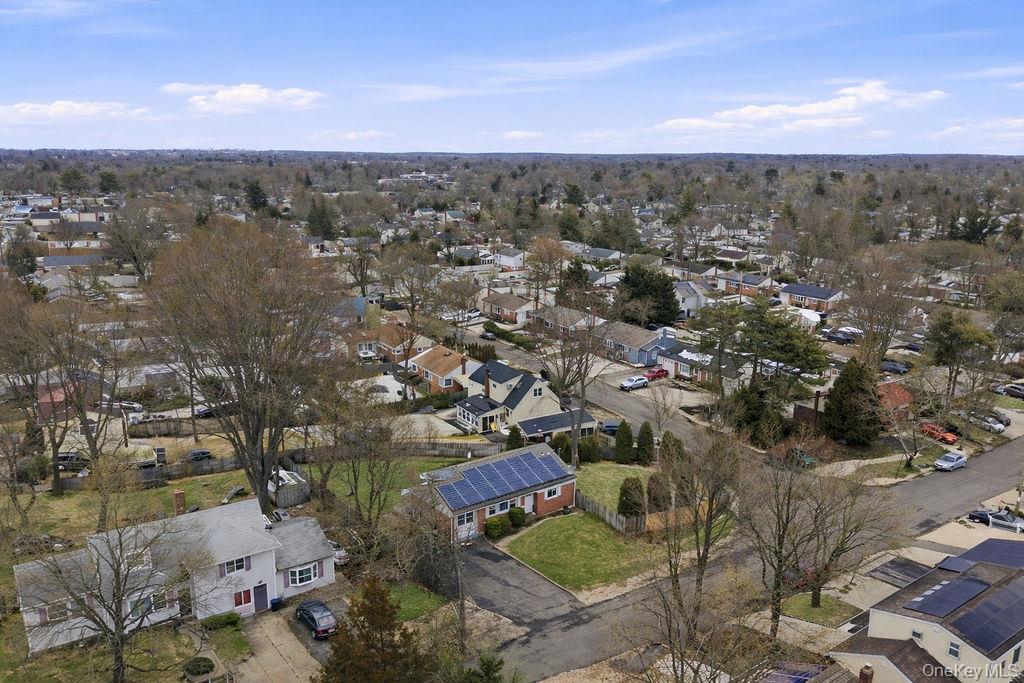 #11 photo, 45 Oakley Drive, Huntington , NY 11746