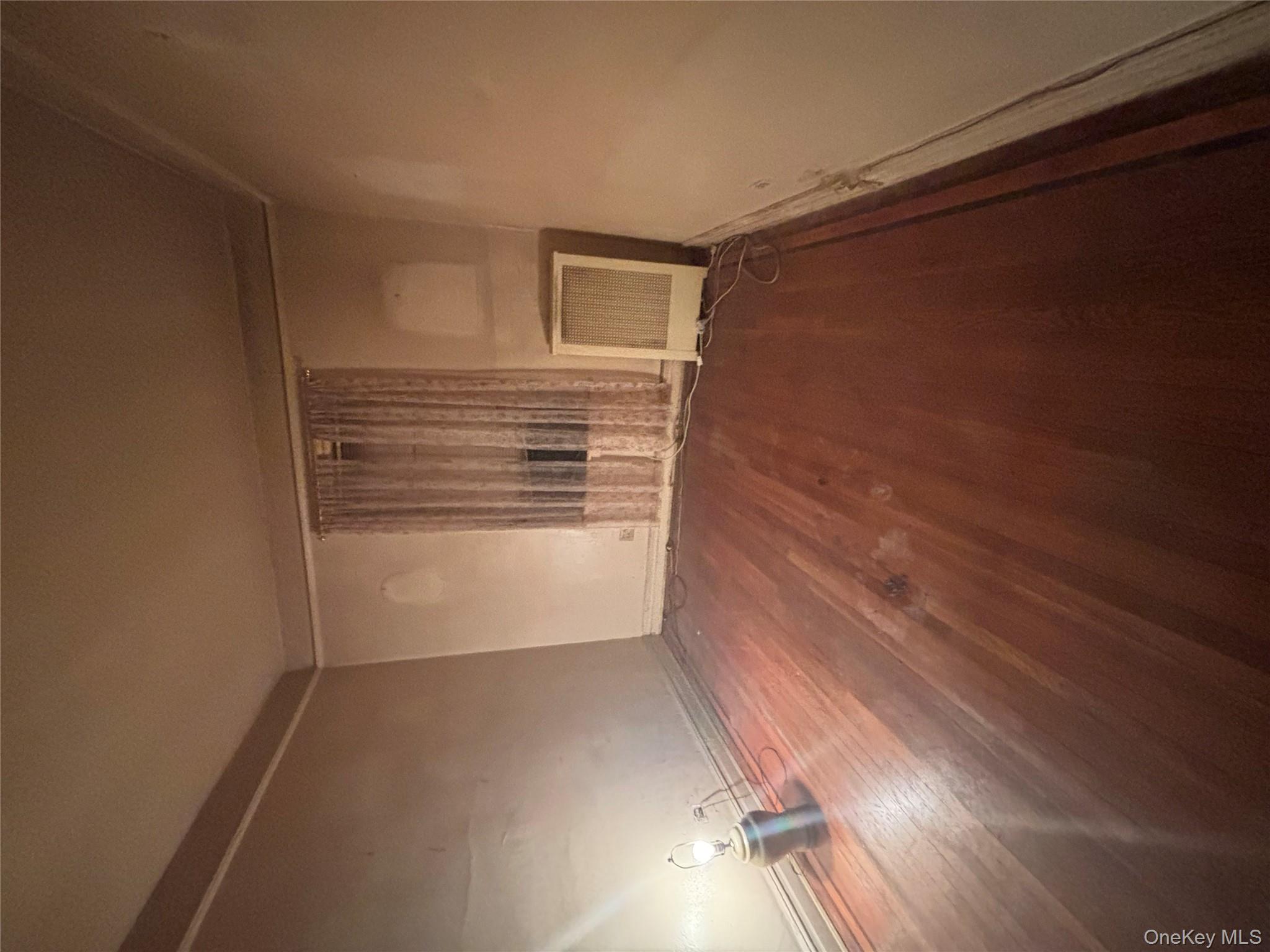 #3 photo, 31-14 Crescent Street, كوينز Astoria , NY 11106