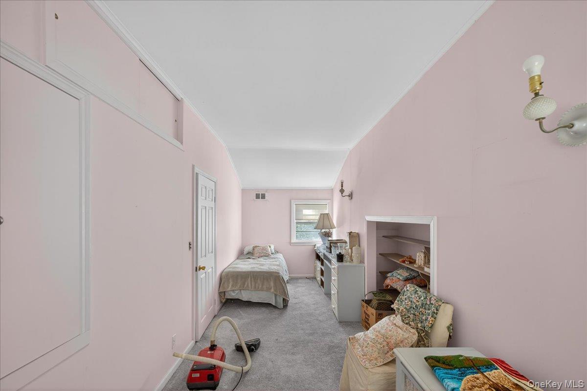 #11 photo, 175 Main Avenue, Mastic , NY 11950