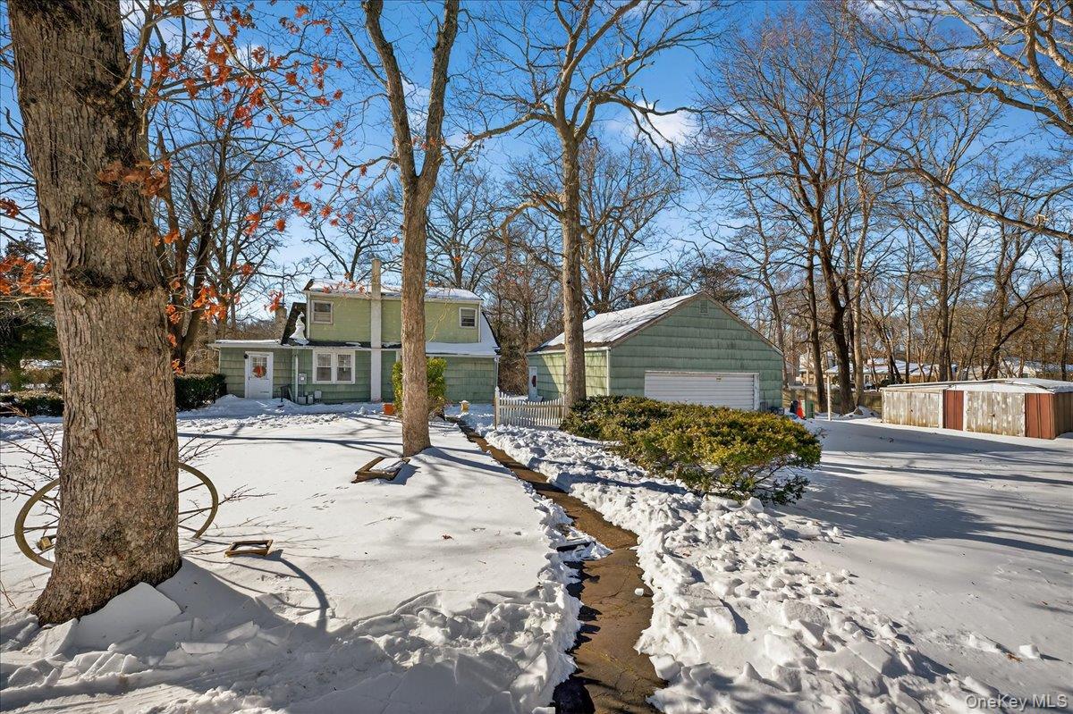 #13 photo, 175 Main Avenue, Mastic , NY 11950