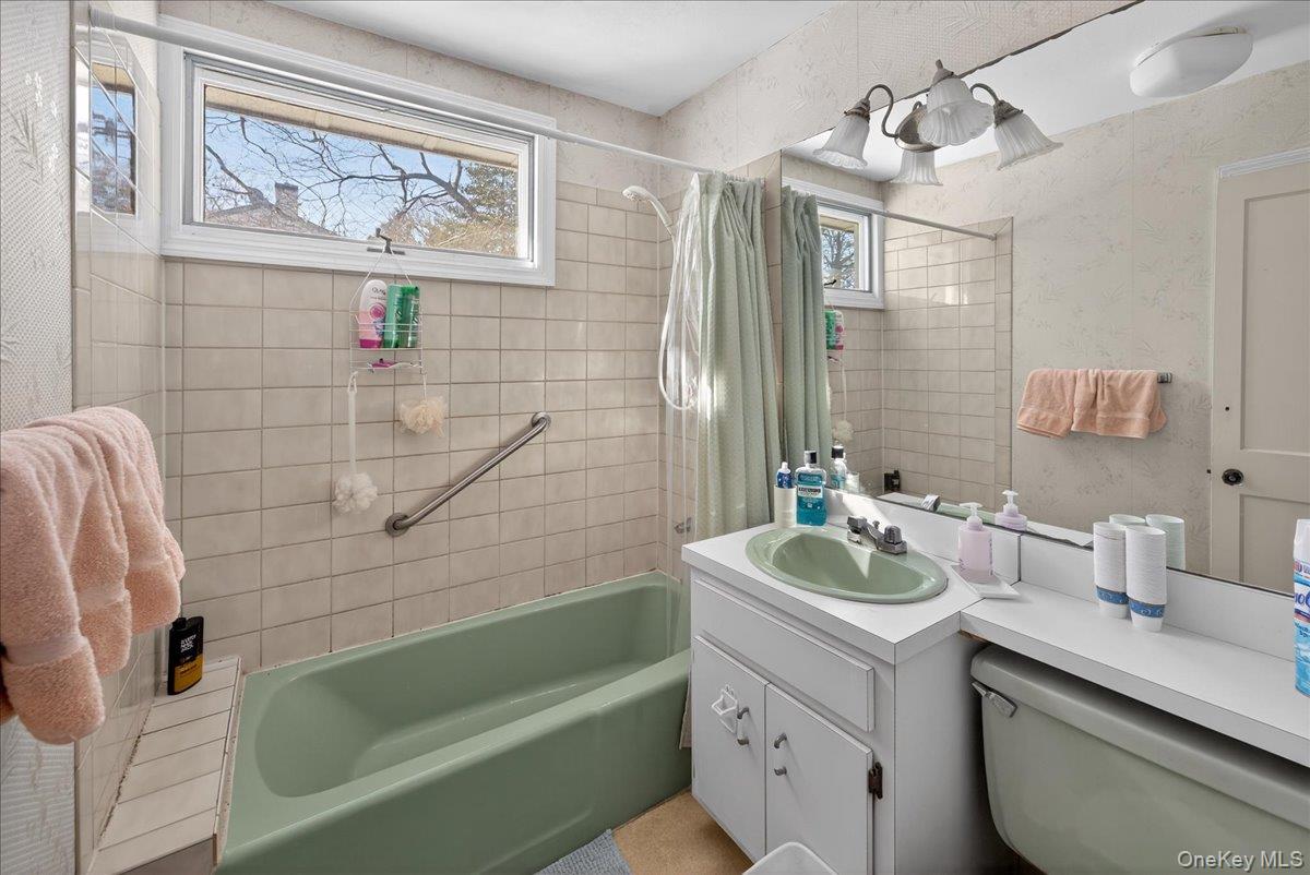 #9 photo, 175 Main Avenue, Mastic , NY 11950