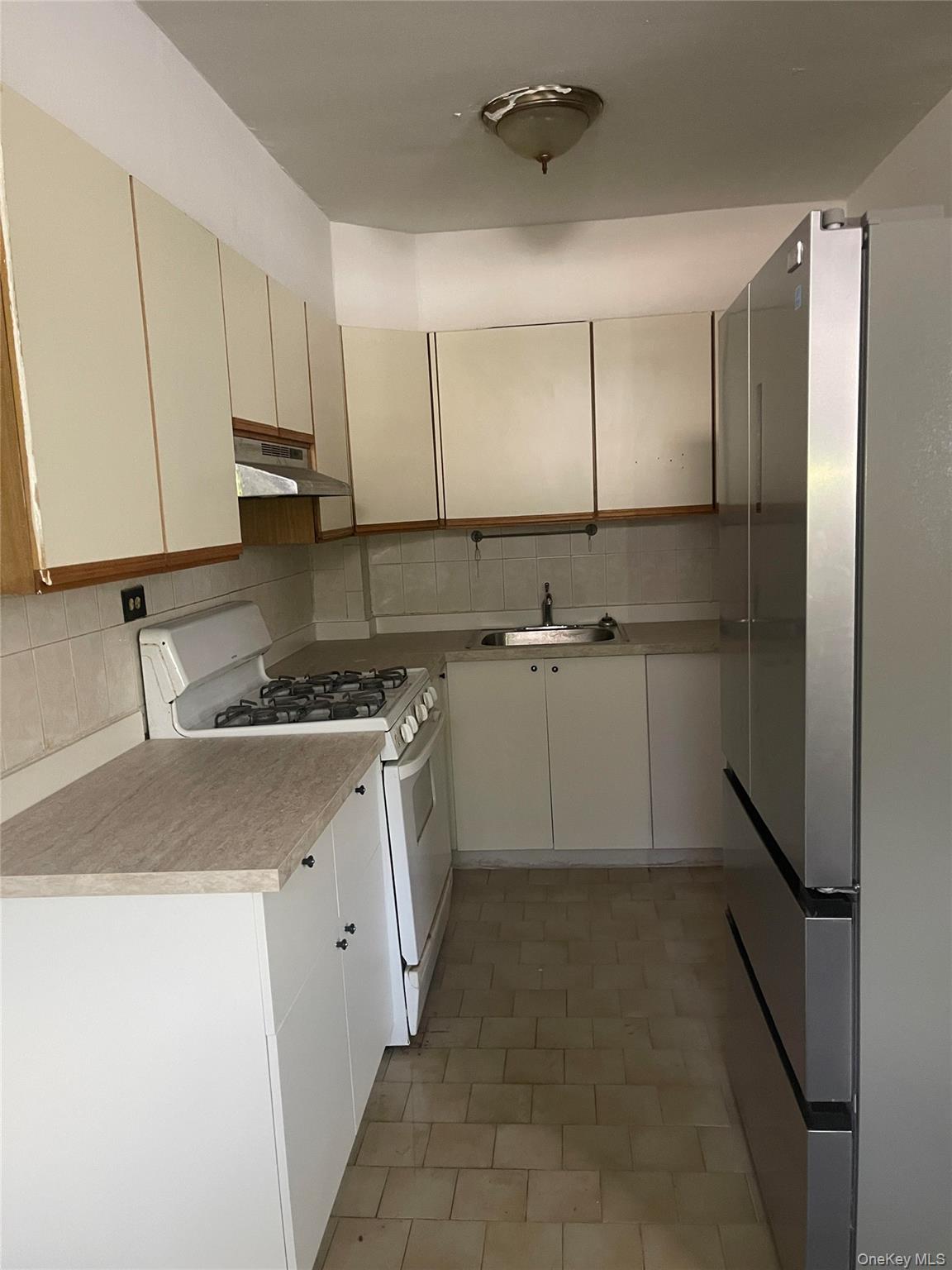 #7 photo, 152-72 Melbourne Avenue, Kew Garden Hills , NY 11367