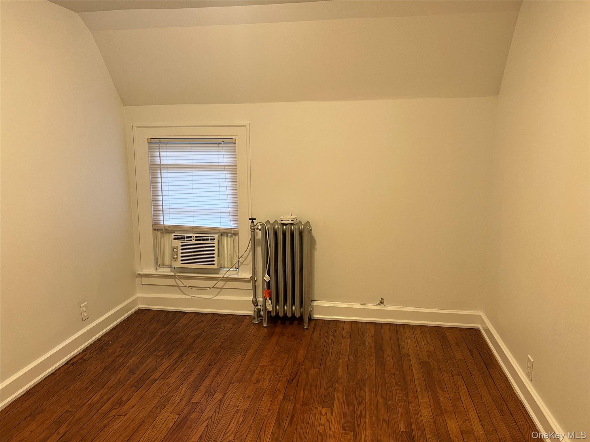 #14 photo, 140 12th Avenue, Sea Cliff , NY 11579