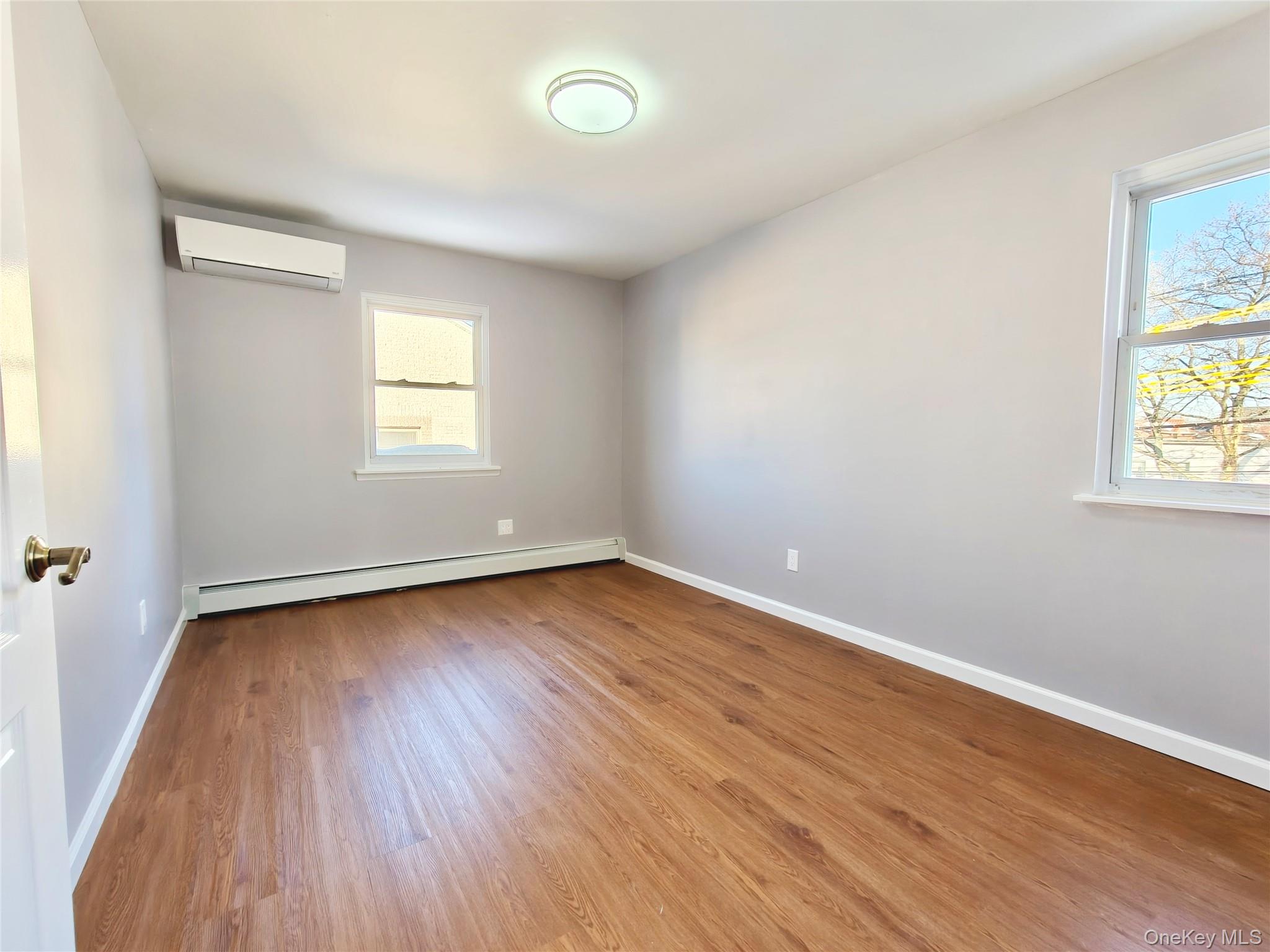 #3 photo, 2008 125th Street, 皇后区 大学点 College Point , NY 11356