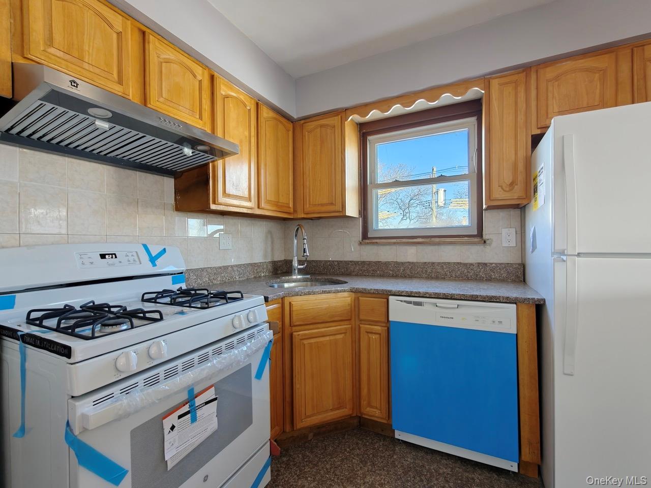 #8 photo, 2008 125th Street, 皇后区 大学点 College Point , NY 11356