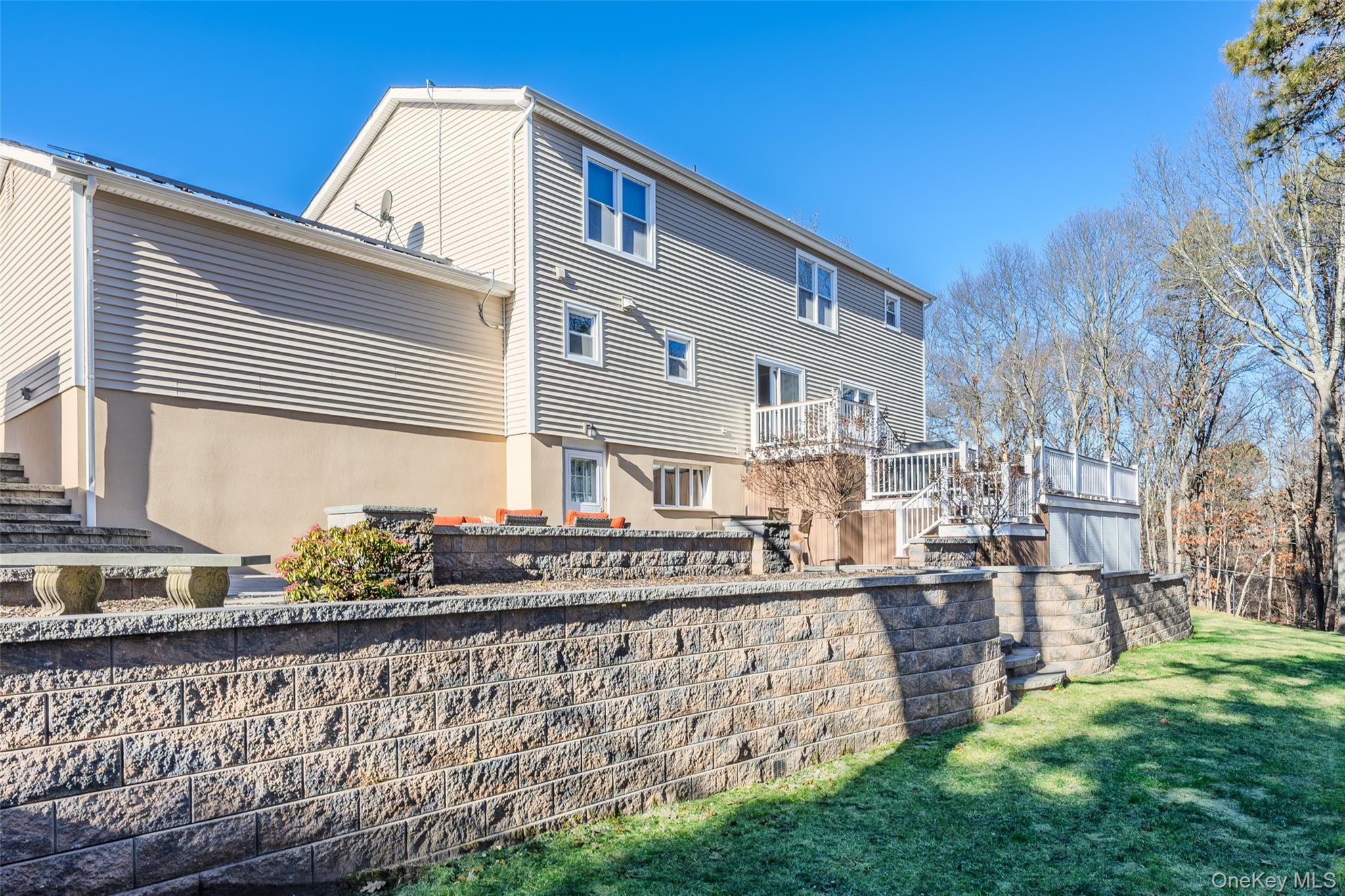 #11 photo, 123 9th Avenue, Holtsville , NY 11742