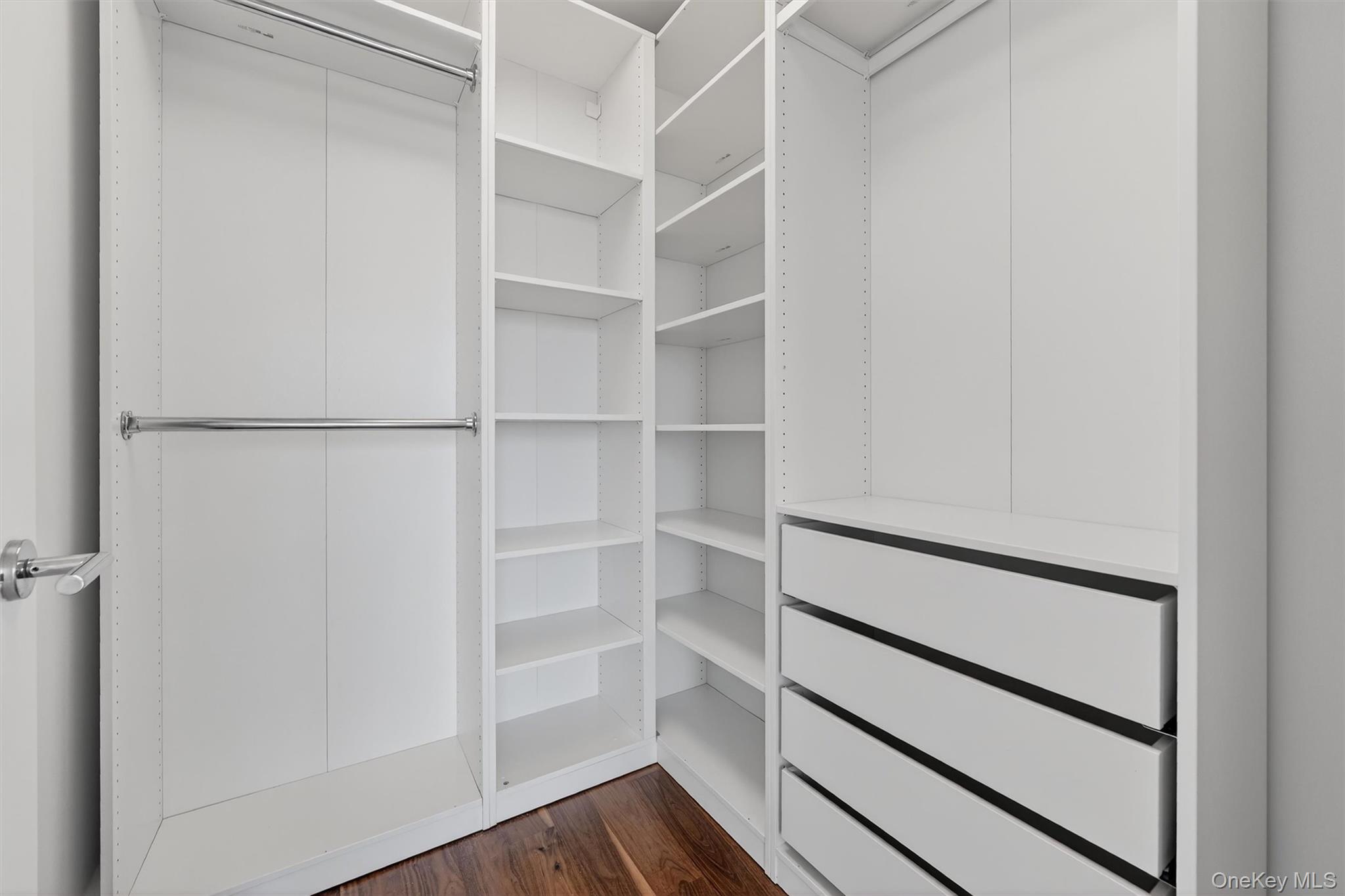 #18 photo, 1 Renaissance Square, White Plains , NY 10601