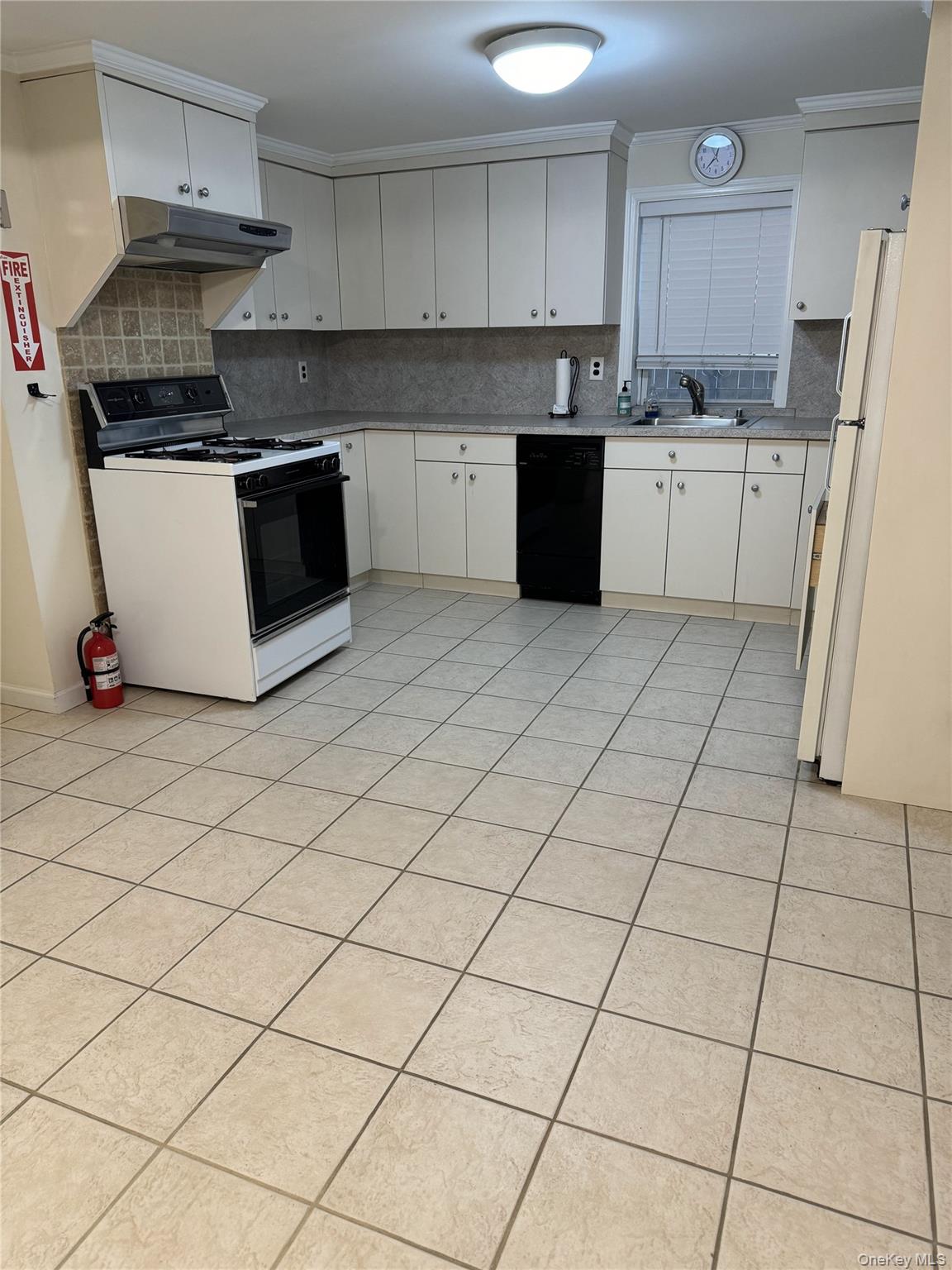 #4 photo, 189 Elm Street, Yonkers , NY 10701