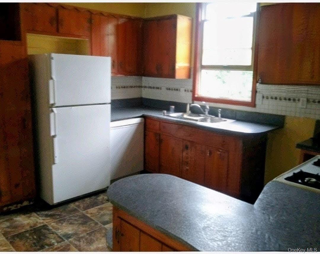 #4 photo, 156 N Clinton Street, Poughkeepsie , NY 12601