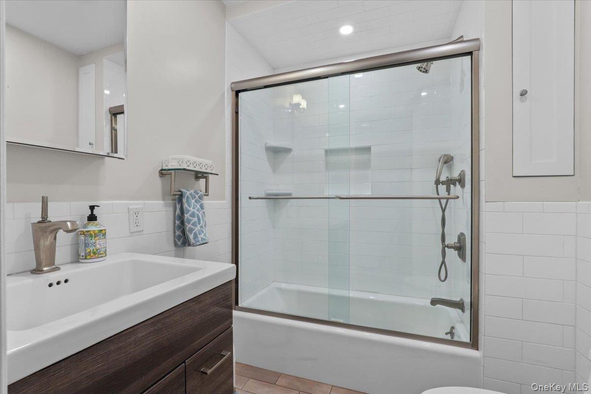 #20 photo, 89 Birch Street, Port Chester , NY 10573