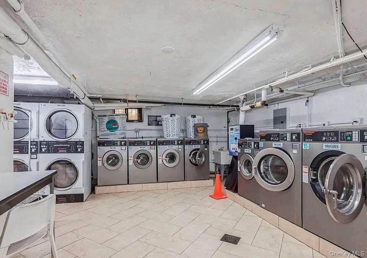 #11 photo, 37-21 80th Street, 뉴욕퀸즈 Jackson Heights , NY 11372