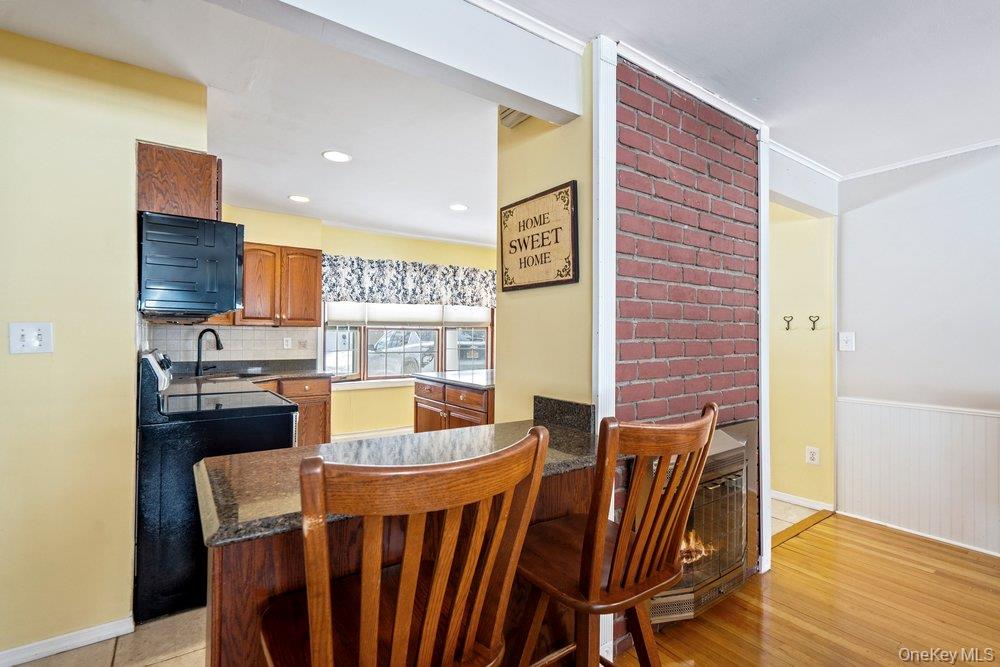 #15 photo, 33 Skylark Lane, Levittown , NY 11756