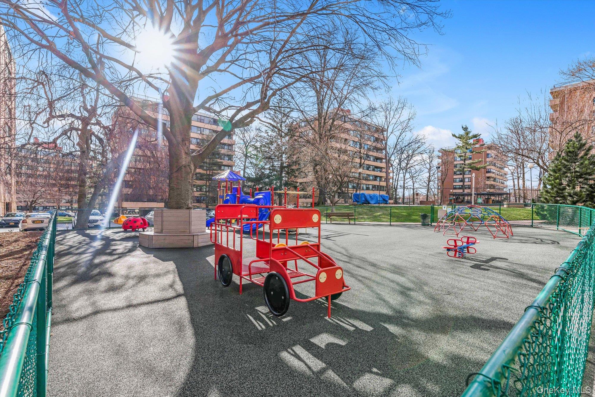 #15 photo, 162 20 9 Avenue, كوينز Beechhurst , NY 11357