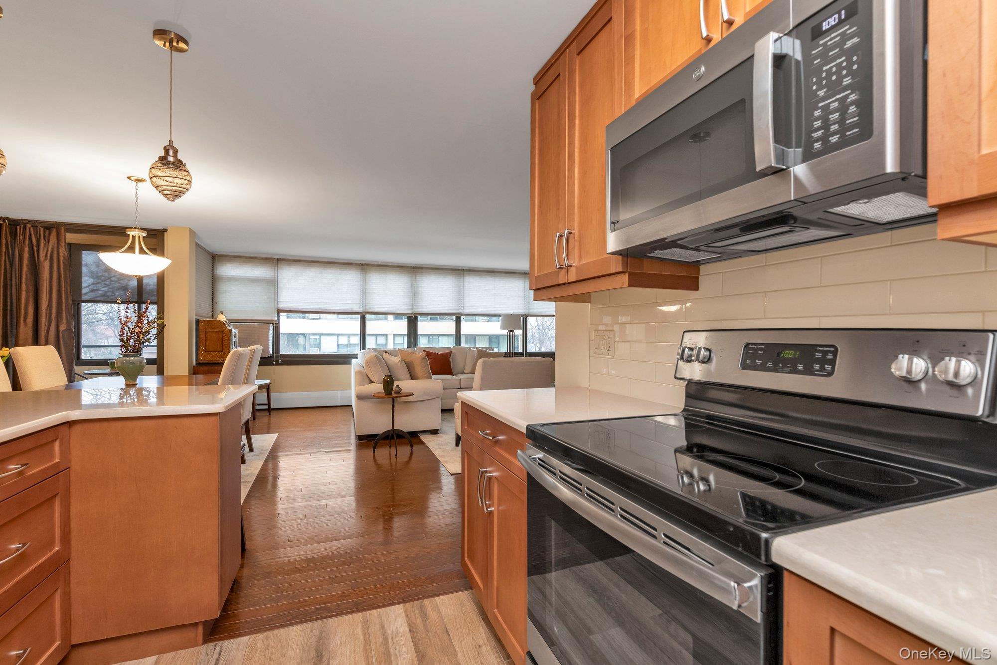 #8 photo, 162 20 9 Avenue, كوينز Beechhurst , NY 11357