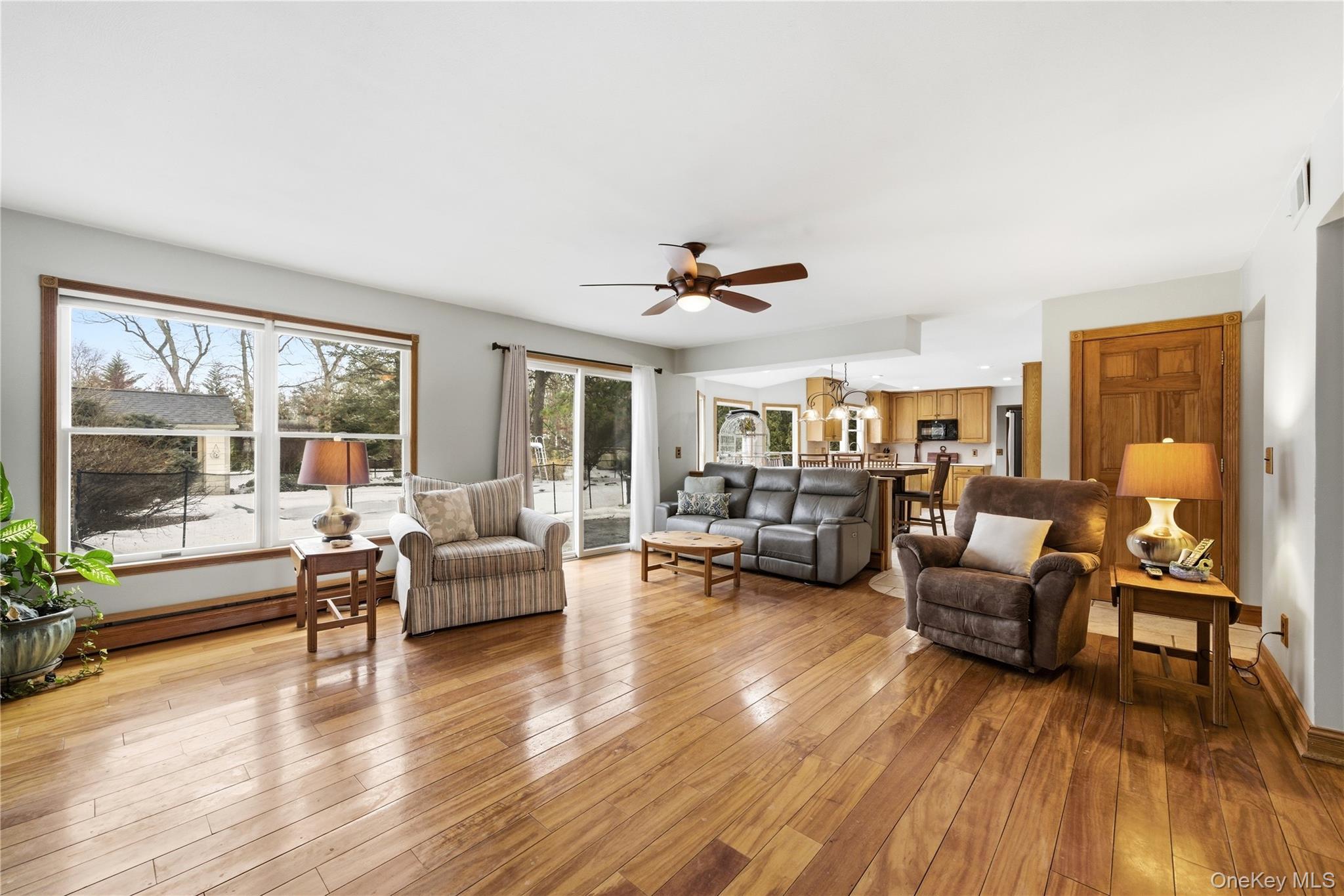 #12 photo, 15 Stacy Drive, سوفولك Port Jefferson Station , NY 11776