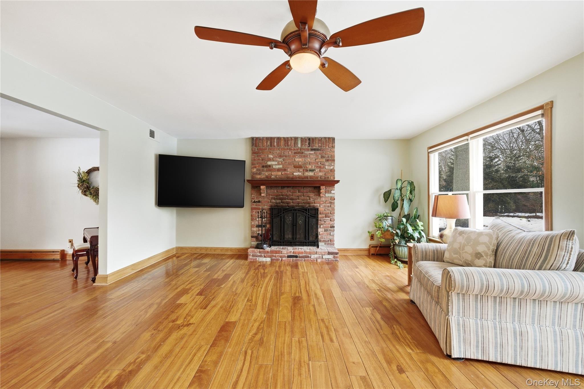 #16 photo, 15 Stacy Drive, سوفولك Port Jefferson Station , NY 11776