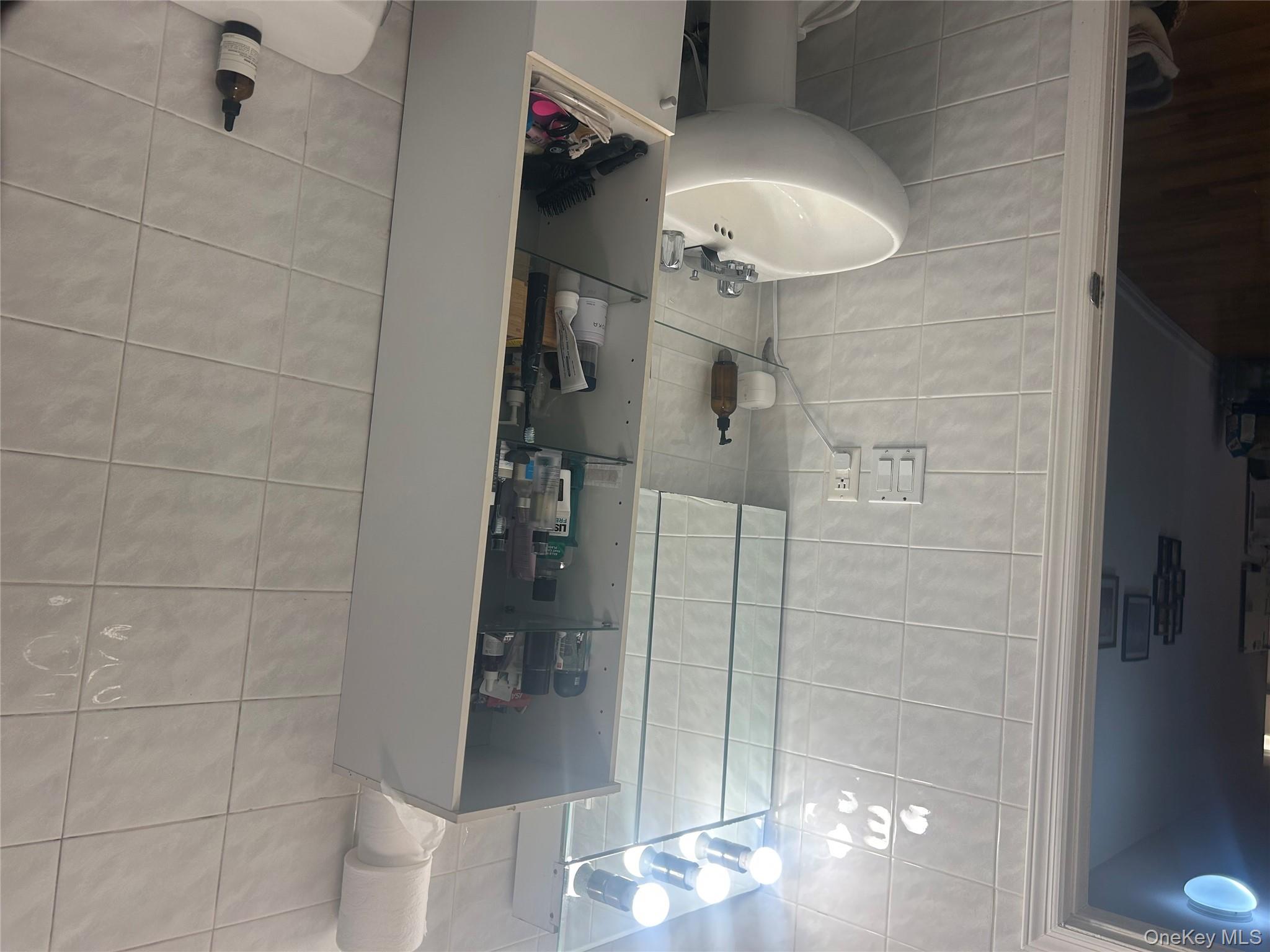 #19 photo, 25 W Broadway, Long Beach , NY 11561