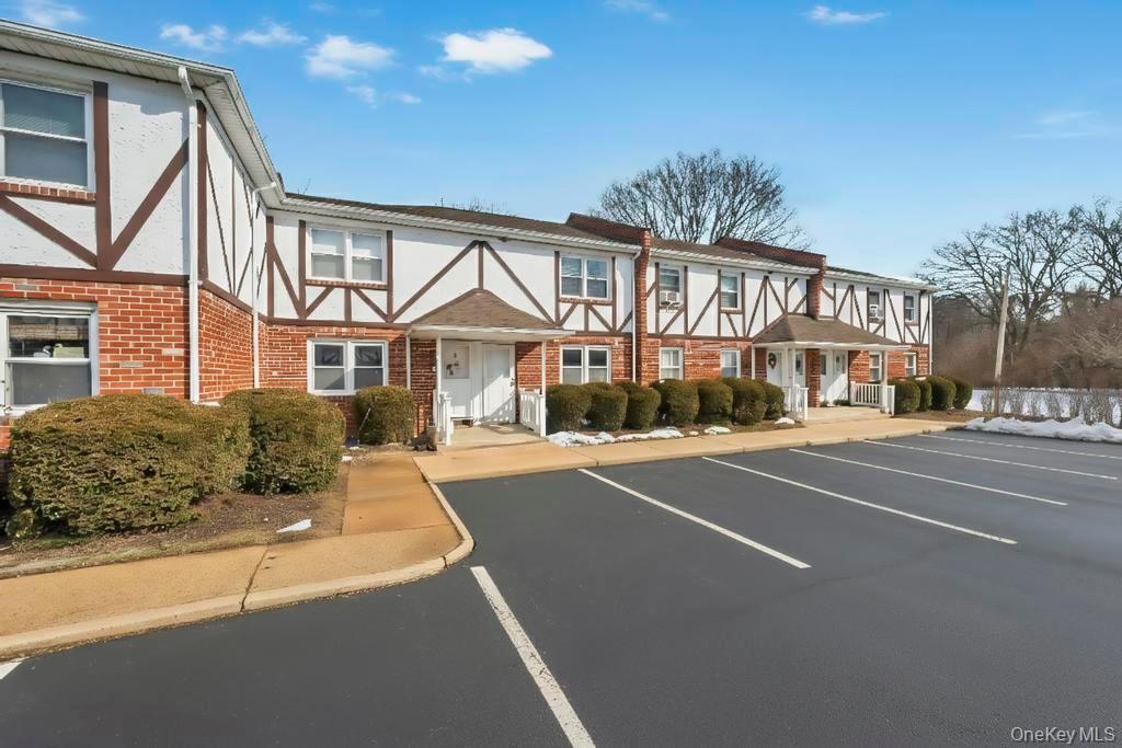 #2 photo, 2066 Lakeview Road, #A, 롱 아일랜드 Bellmore , NY 11710