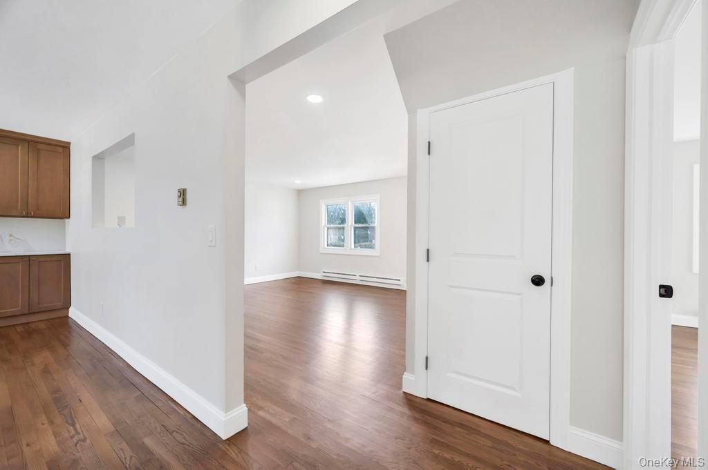 #29 photo, 2066 Lakeview Road, #A, 롱 아일랜드 Bellmore , NY 11710