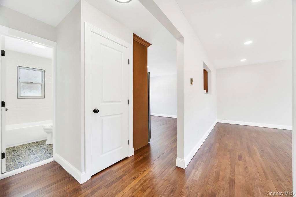 #30 photo, 2066 Lakeview Road, #A, 롱 아일랜드 Bellmore , NY 11710