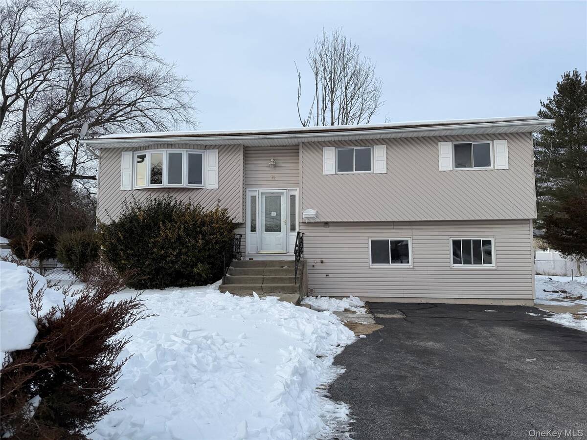 #1 photo, 11 Mel Court, Bay Shore , NY 11706