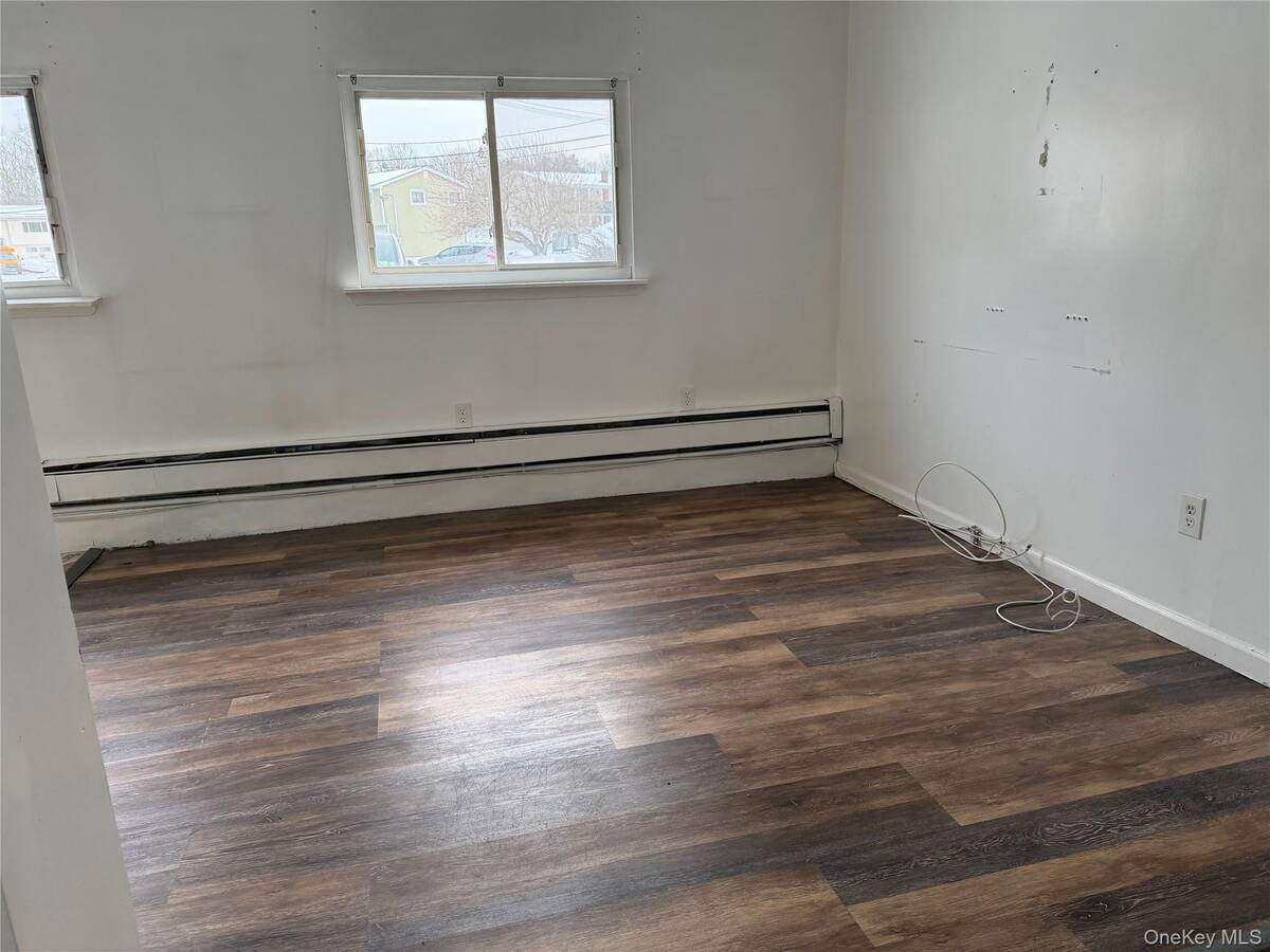 #12 photo, 11 Mel Court, Bay Shore , NY 11706