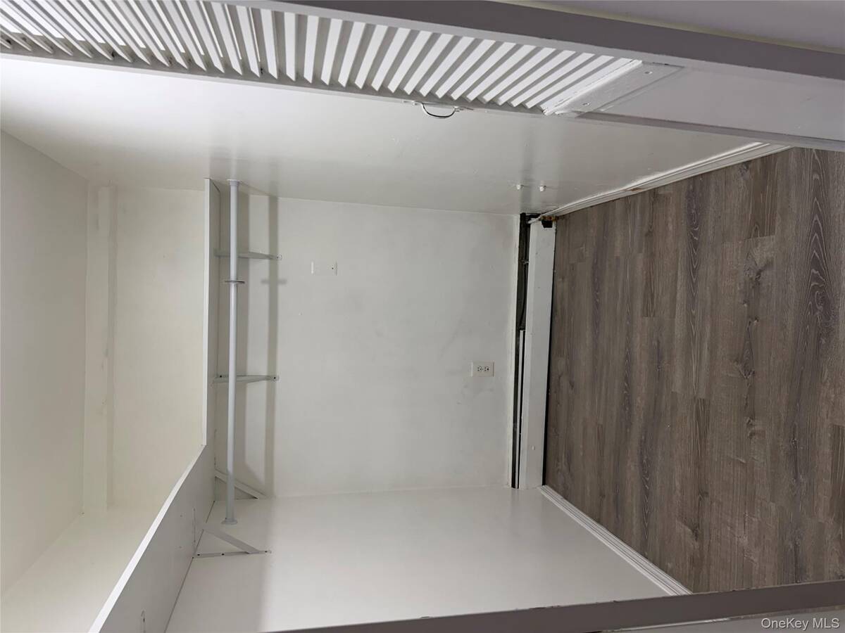 #15 photo, 11 Mel Court, Bay Shore , NY 11706