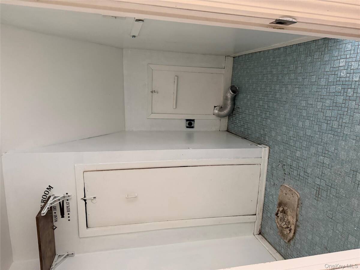 #16 photo, 11 Mel Court, Bay Shore , NY 11706