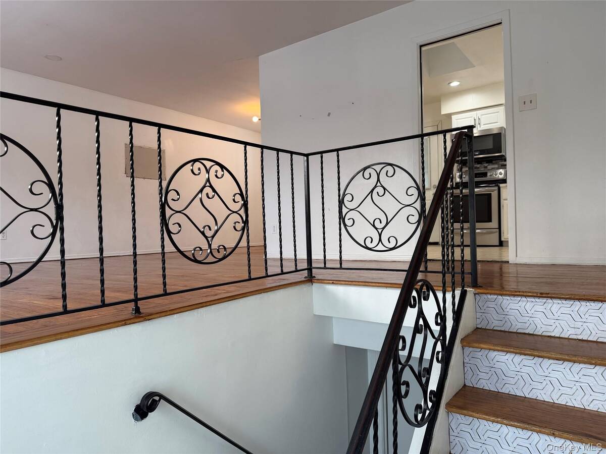 #2 photo, 11 Mel Court, Bay Shore , NY 11706