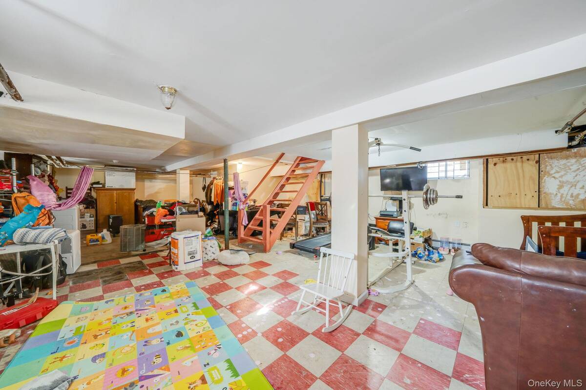 #17 photo, 44 Nassau Parkway, Hempstead , NY 11550