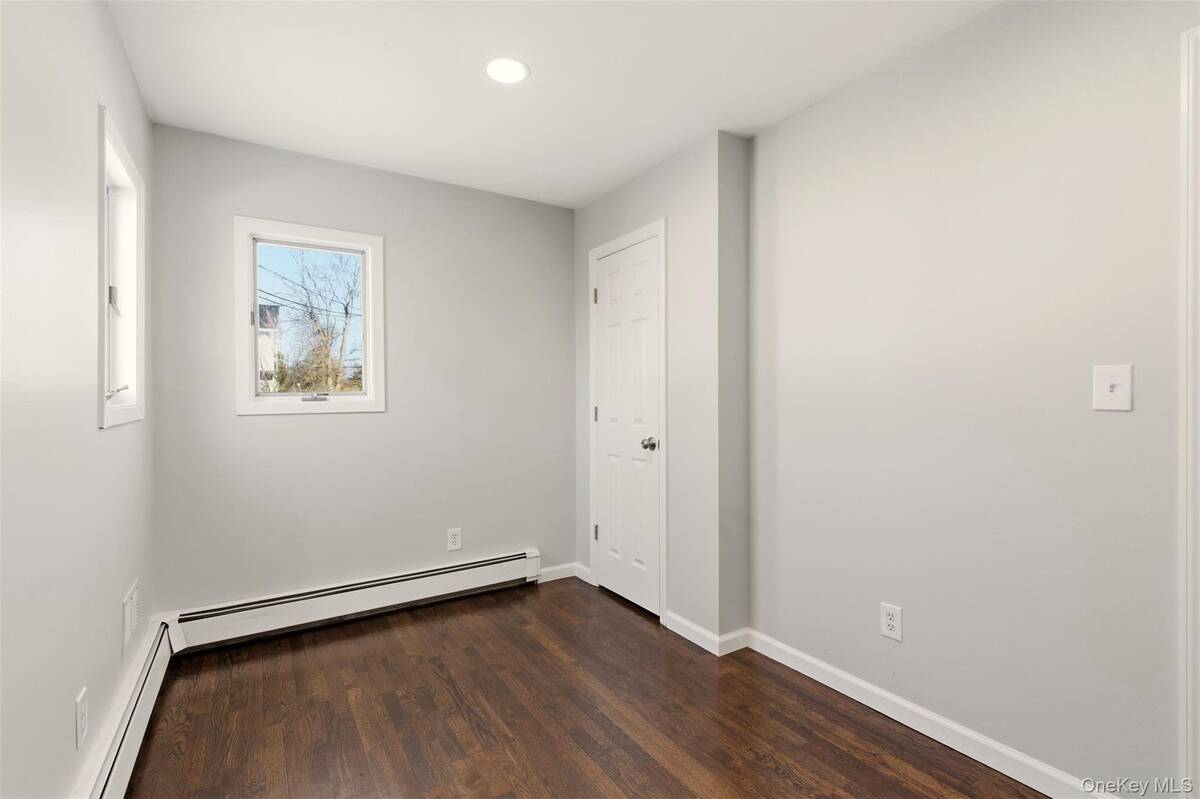 #18 photo, 25 Whitetail Lane, Commack , NY 11725