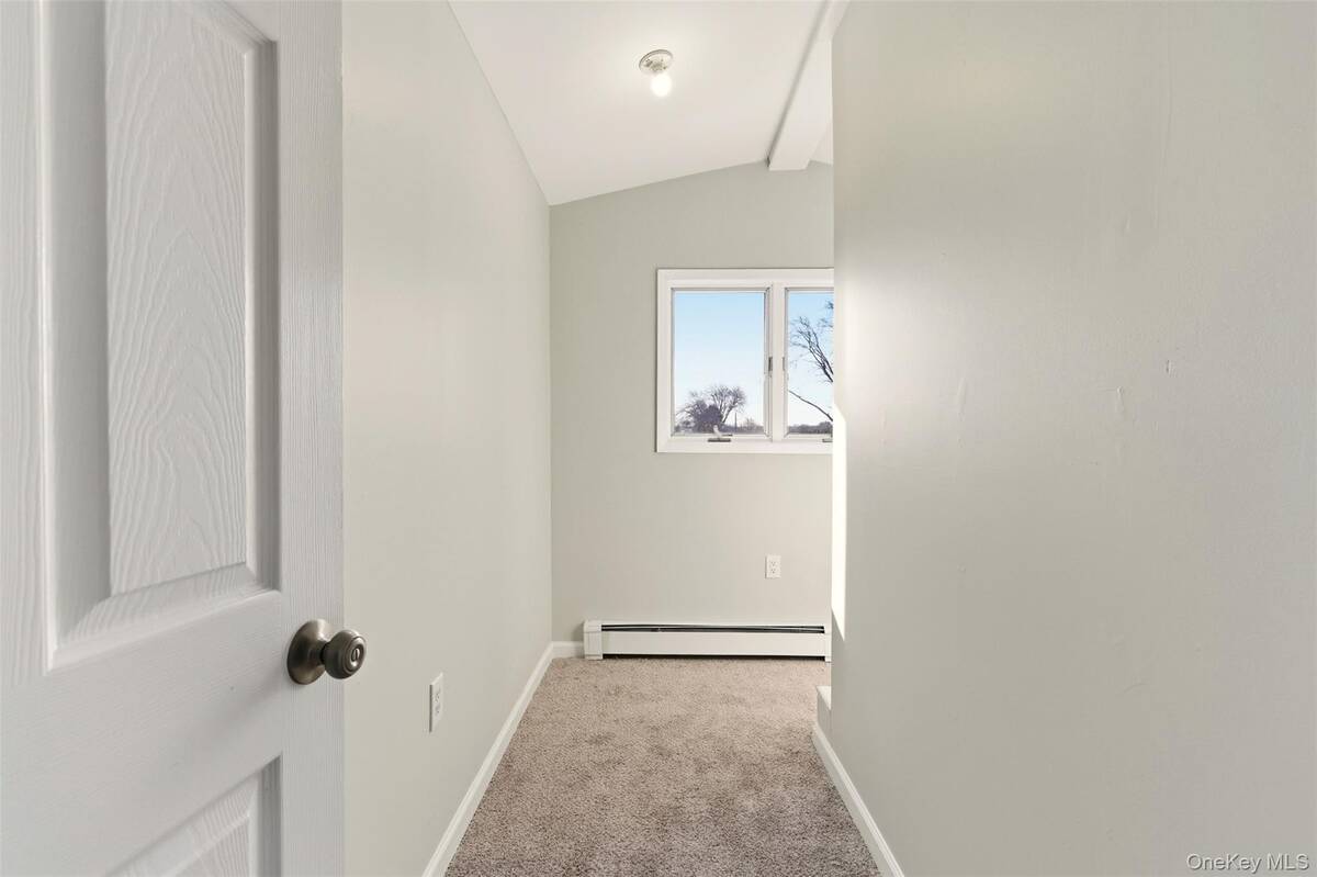 #23 photo, 25 Whitetail Lane, Commack , NY 11725