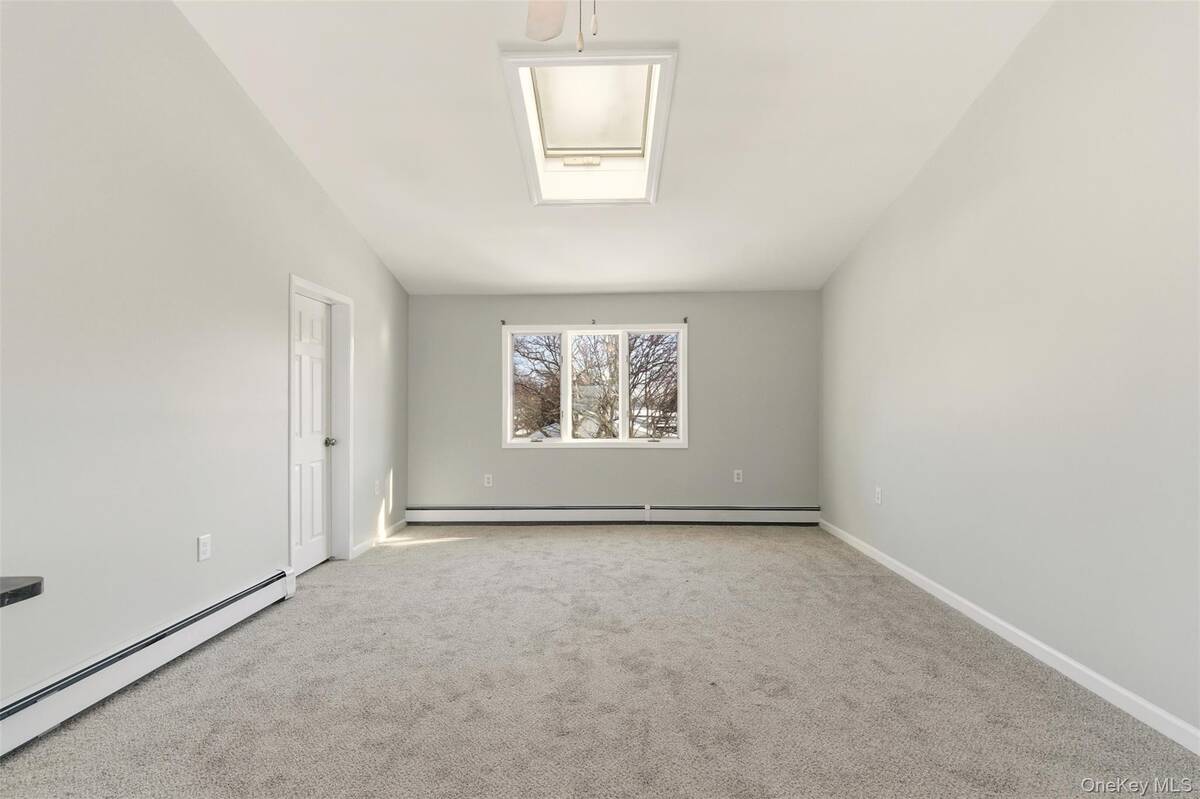 #24 photo, 25 Whitetail Lane, Commack , NY 11725