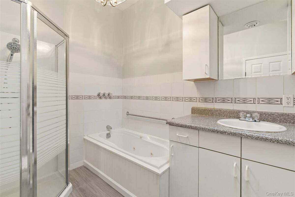 #26 photo, 25 Whitetail Lane, Commack , NY 11725