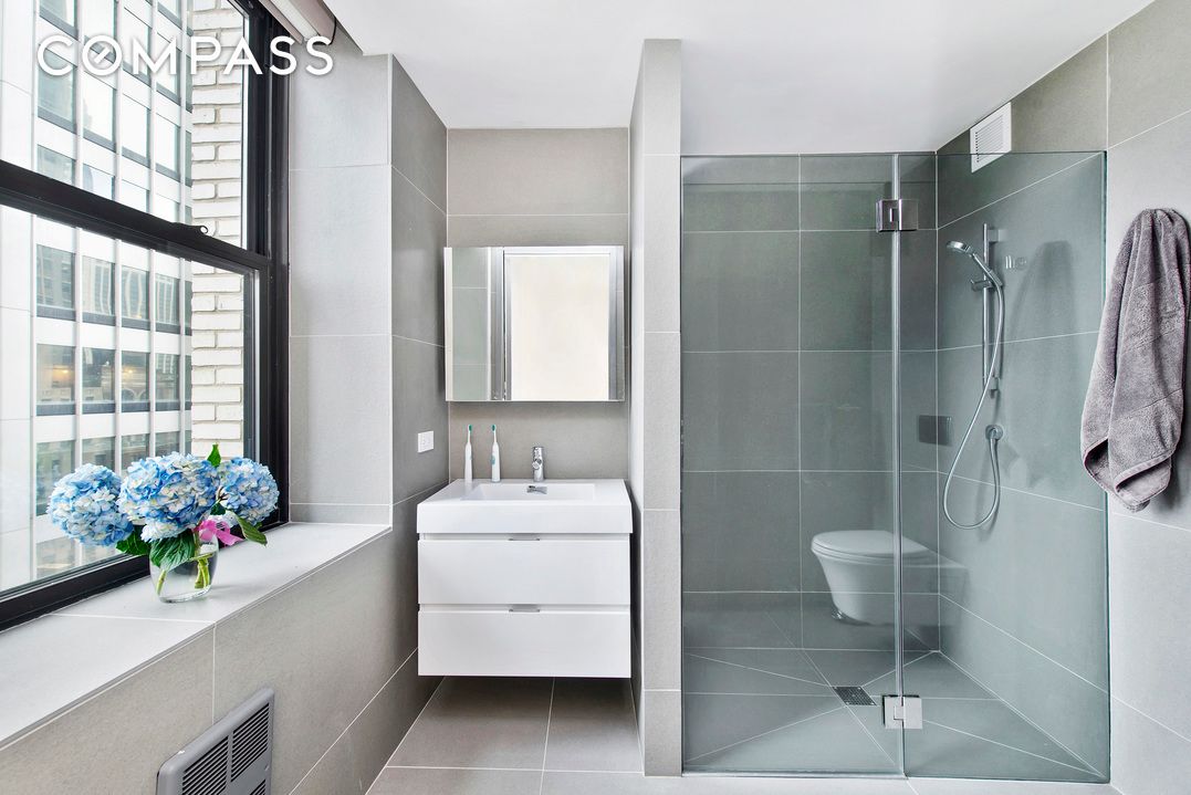 #6 photo, 20 Pine Street, Financial District , NY 10005