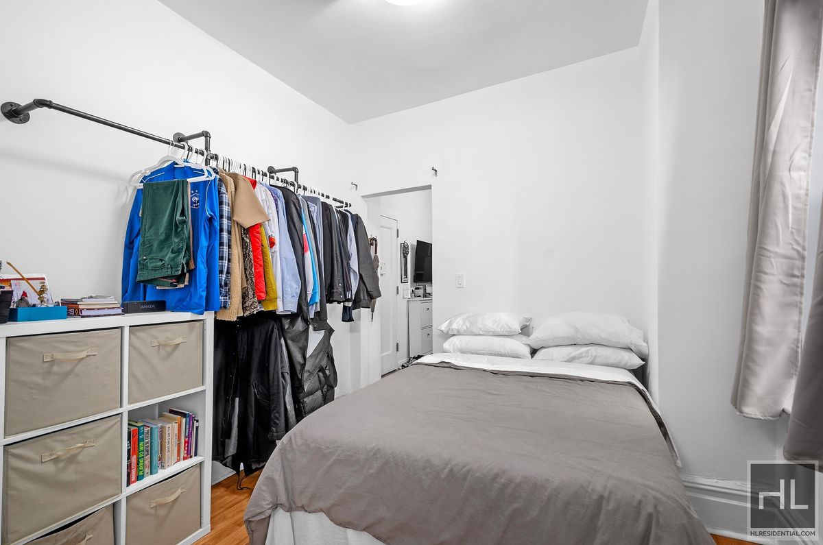 #4 photo, 465 Eastern Parkway, Crown Heights , NY 11216