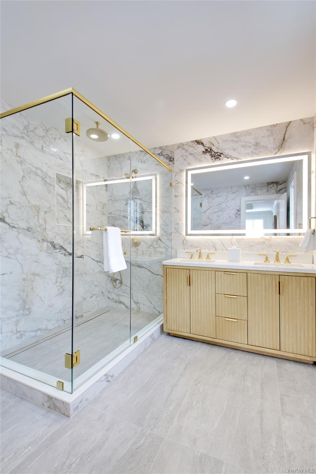 #20 photo, 30 4th Street, Manhasset , NY 11030